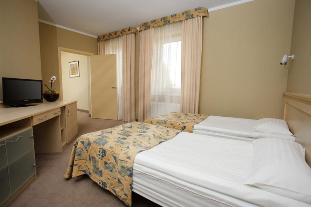 Hotel Babilonas Kaunas Bagian luar foto