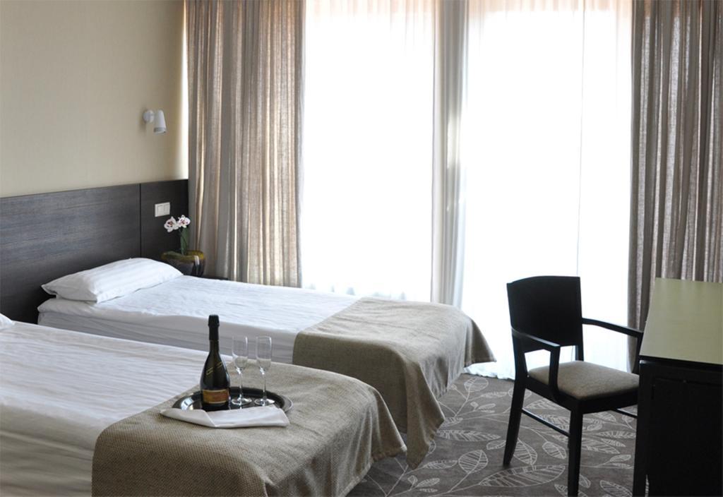 Hotel Babilonas Kaunas Ruang foto